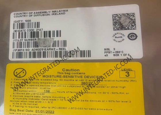El microprocesador ADM3251EARWZ del circuito integrado aisló RS-232 la línea monocanal conductor