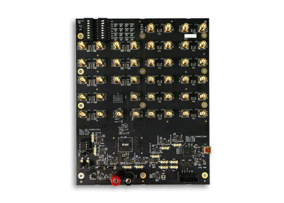 RC32614A-EVK Kit de evaluación del sincronizador de sistema ClockMatrix RC32614A de Embedded Solutions