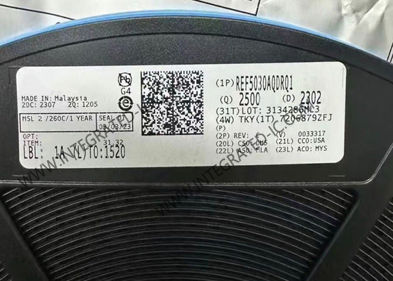 REF5030AQDRQ1 Chip de circuito integrado Automoción con bajo ruido con muy baja deriva Precisión de referencia de voltaje